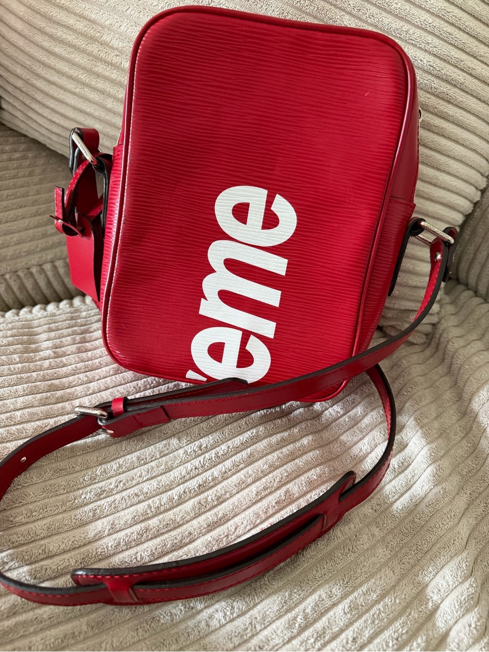 Stylish Corssbody Bag - Picture 4 of 10